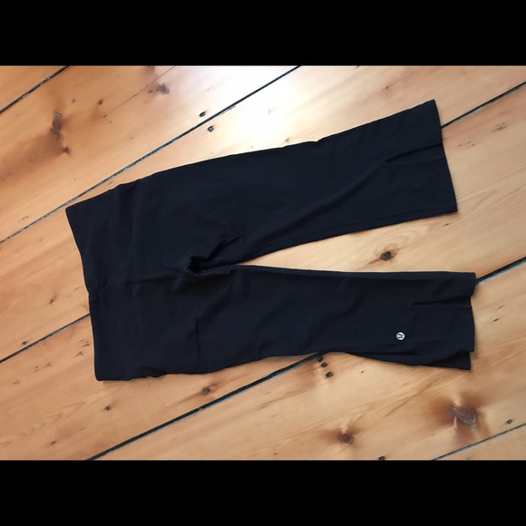 lululemon athletica Pants - Lululemon cropped high waisted yoga pant lululemon athletica Pants - Lululemon cropped high waisted yoga pant